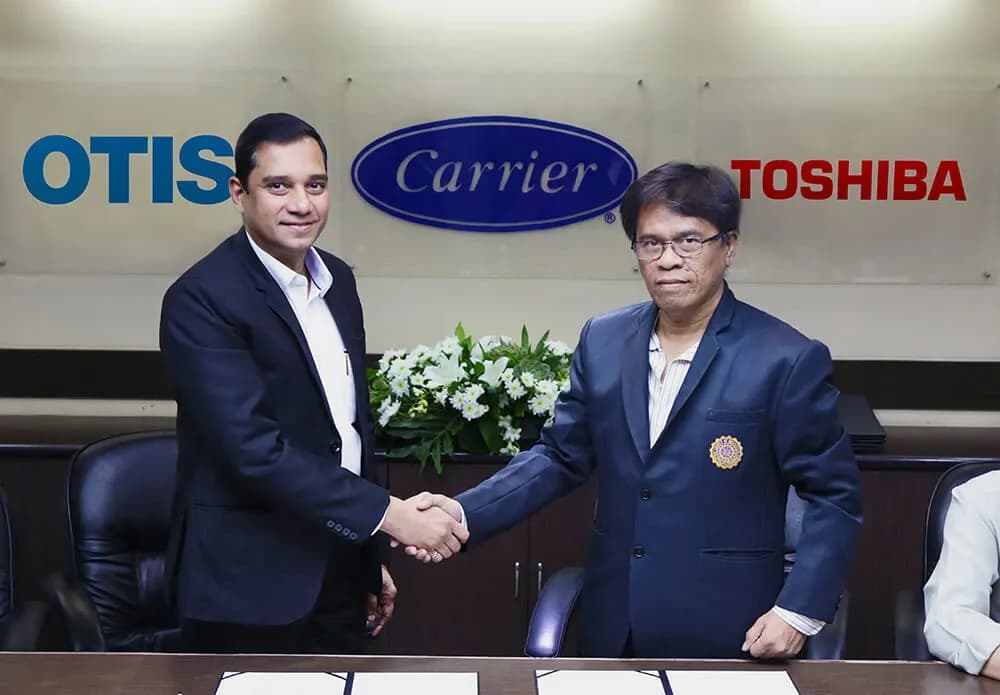 Alstra President Rajan Komarasu and PSME President Engineer Roger Reyes formalizing the partnership